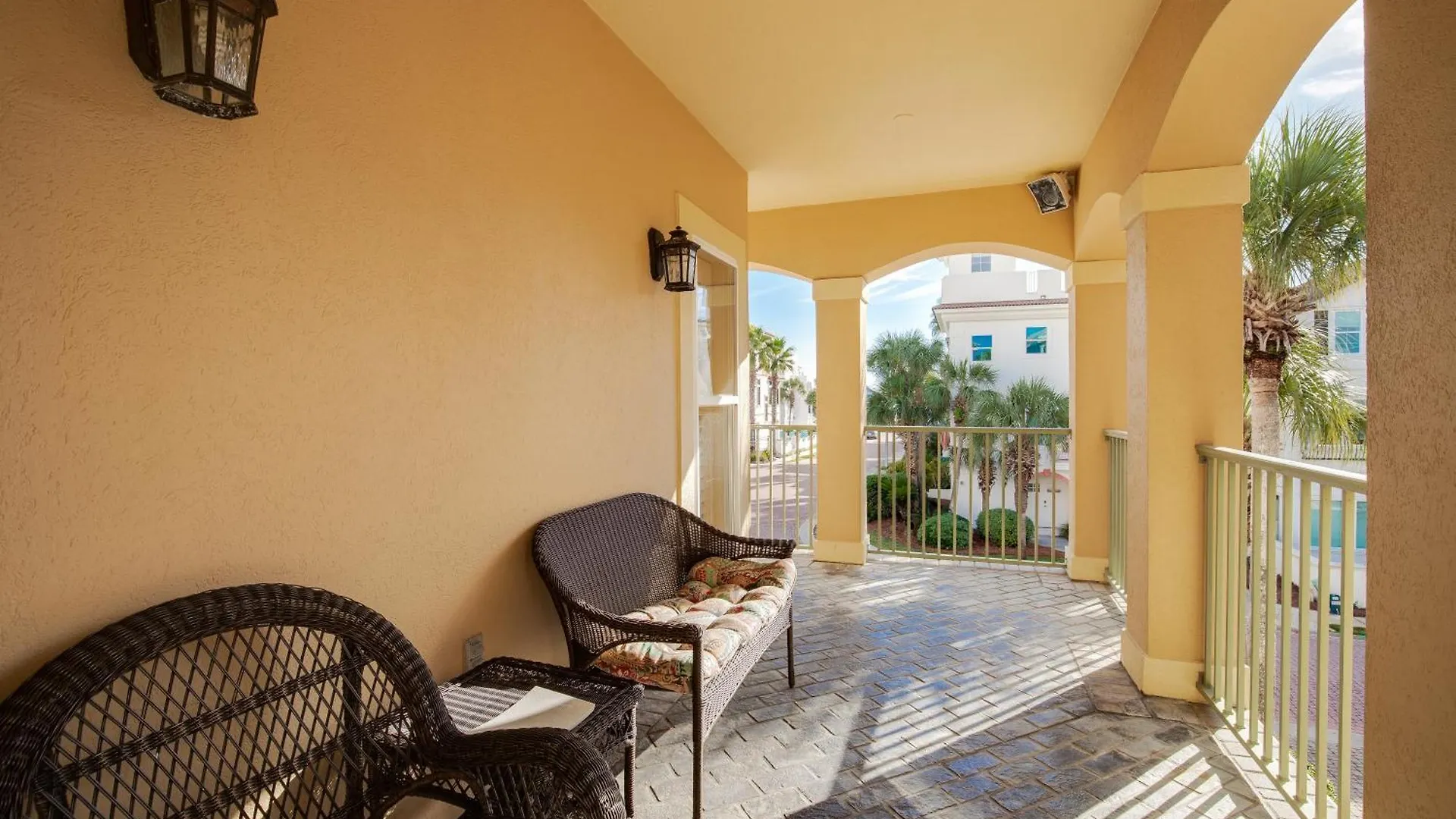 Community Pool, Hot Tub And Beach - Beach View Destin 0*,