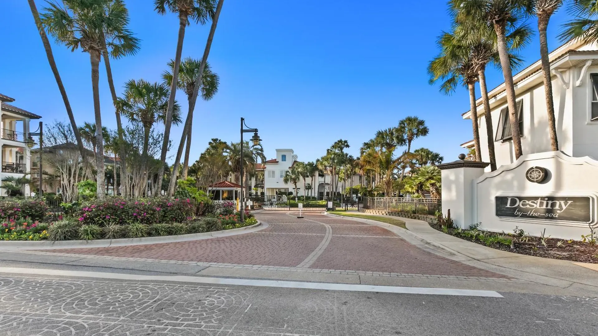 Community Pool, Hot Tub And Beach - Beach View Destin Holiday home