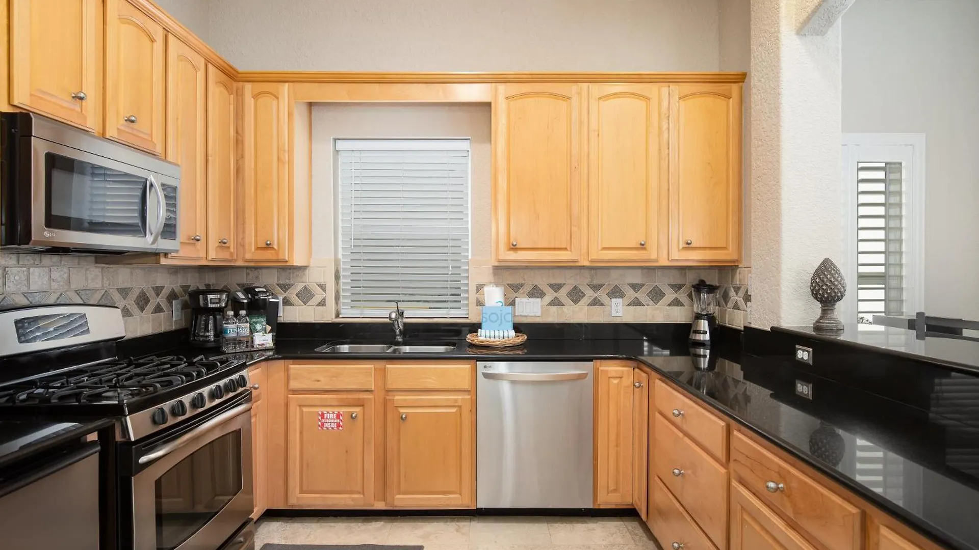 Community Pool, Hot Tub And Beach - Beach View Destin Holiday home