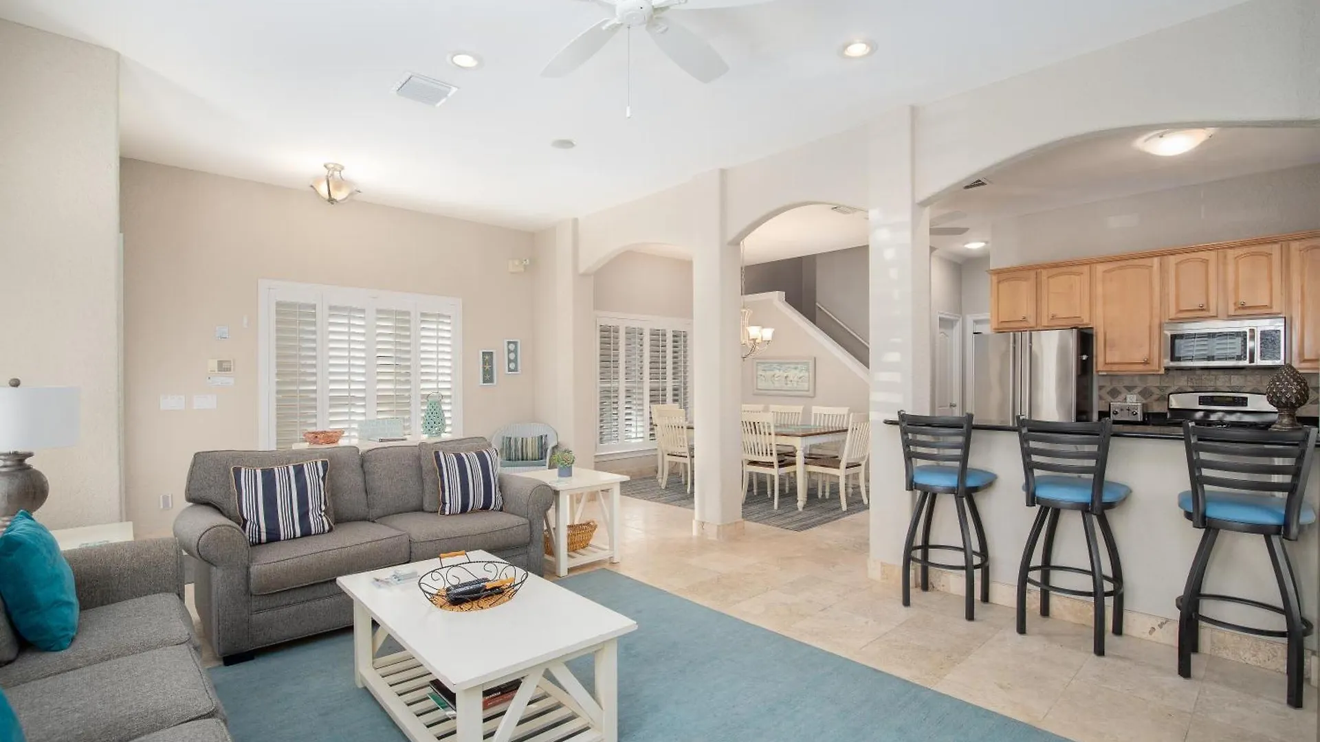 Community Pool, Hot Tub And Beach - Beach View Destin 0*,
