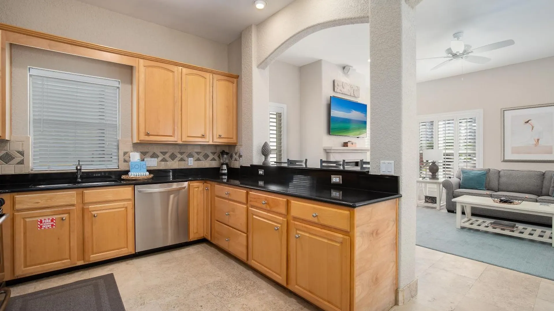 Community Pool, Hot Tub And Beach - Beach View Destin 0*,